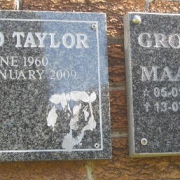 GROENEWALD Maans 1933-2008 &amp; Betty 1935-2002 :: TAYLOR Petro 1960-2009