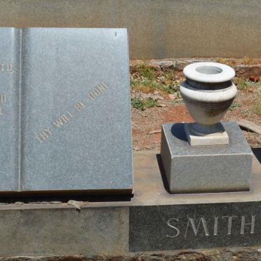 SMITH Cyril Bernard 1903-1970 &amp; Lydia Jacoba 1903-1973