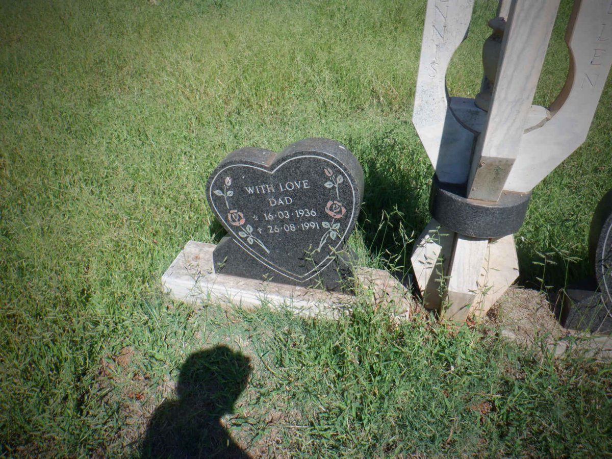 ? Dennis 1936-1991 &amp; Helen 1935-