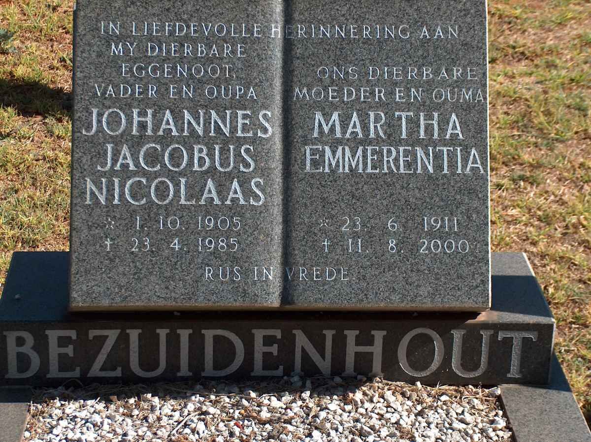BEZUIDENHOUT Johannes Jacobus Nicolaas 1905-1985 &amp; Martha Emmerentia 1911-2000