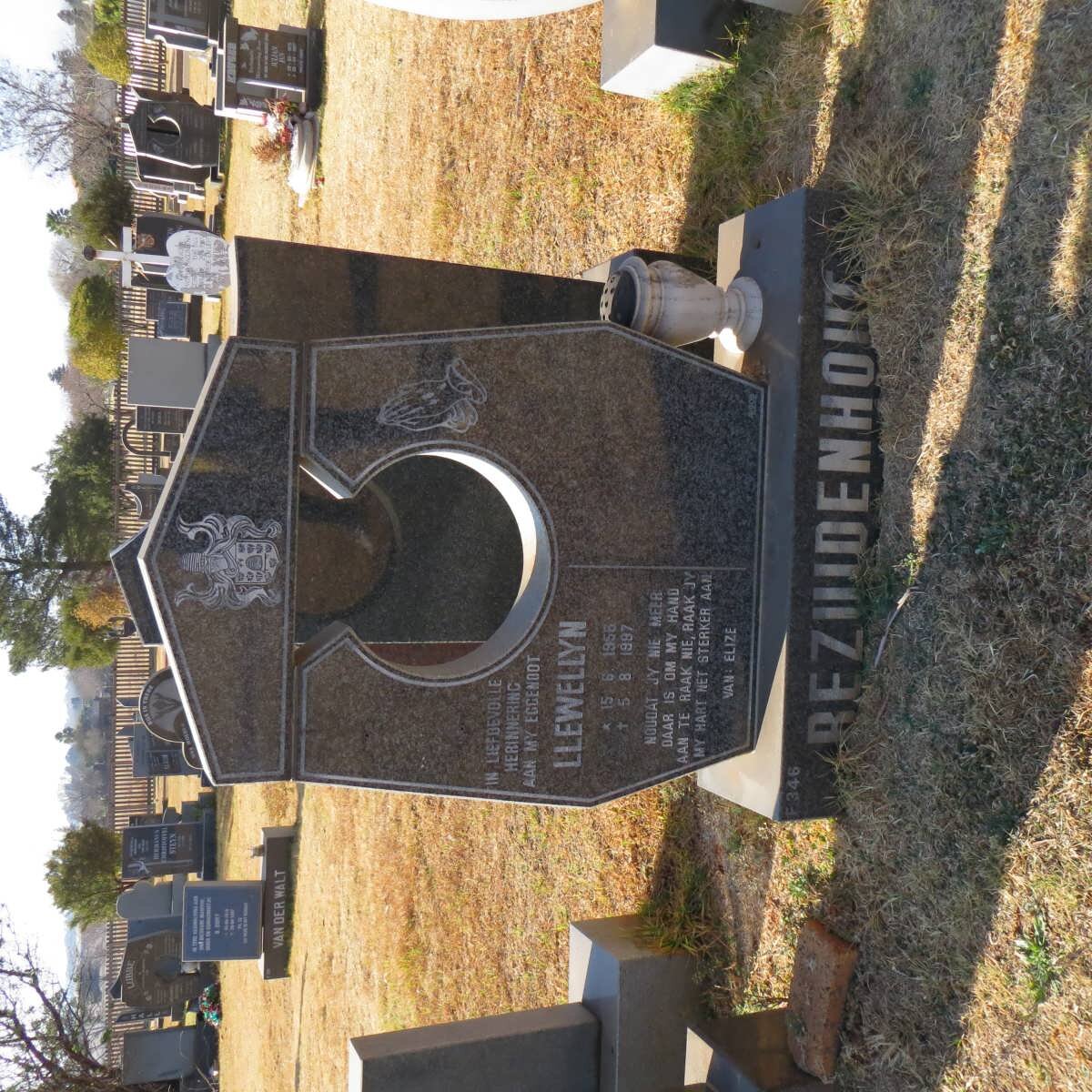 BEZUIDENHOUT Llewellyn 1956-1987