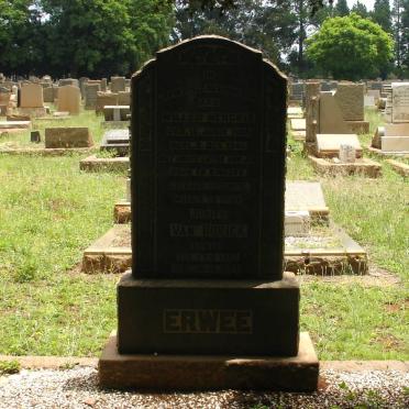 ERWEE Willem Hendrik 1900-1941 &amp; Judith VAN HORICK nee ERWEE 1902-1987