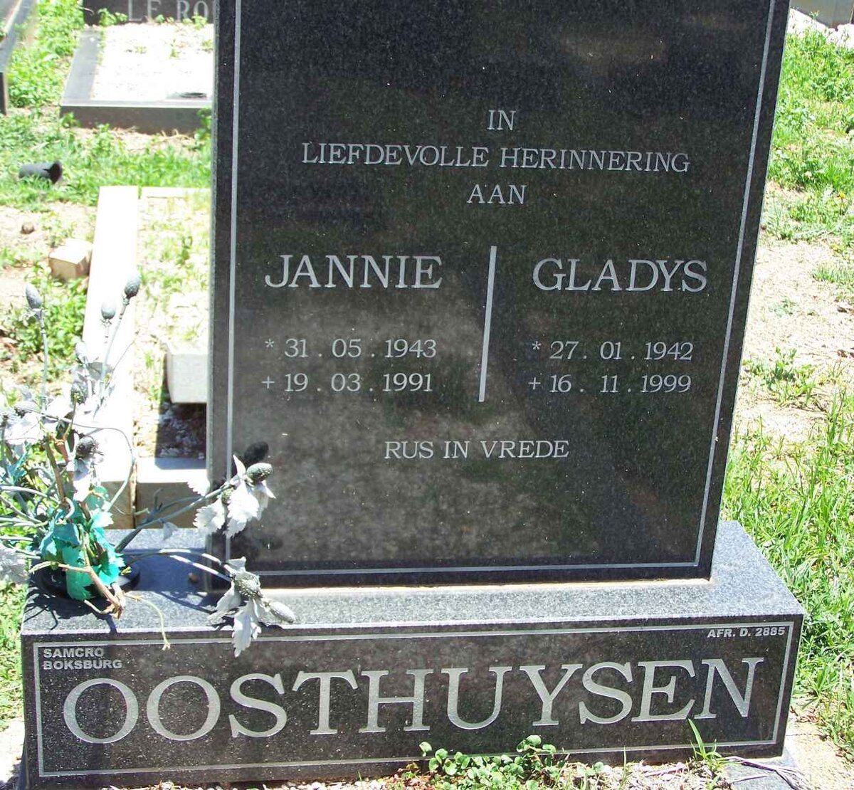 OOSTHUYSEN Jannie 1943-1991 &amp; Gladys 1942-1999