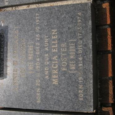 PLESSIS Annie Margaret, du nee MOORE 1904-1977 :: FOSTER Mercia Ellen nee MOORE 1914-1974