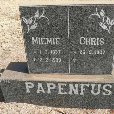 PAPENFUS Chris 1937- &amp; Miemie 1937-1999