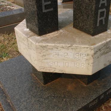 PIENAAR Archie 1912-1987 &amp; Max 1919-1994