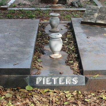 PIETERS Jan Abraham 1914-1978 &amp; Martha Magdalena 1919-1993