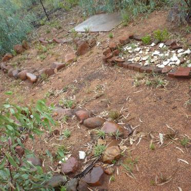 Gauteng, BRONKHORSTSPRUIT district, Kranspoort 448 JR, farm cemetery