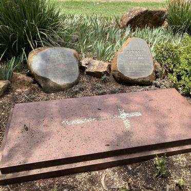 Gauteng, CULLINAN district, Rayton, Kaalfontein 513, Willem Prinsloo Agricultural Museum, farm cemetery_2