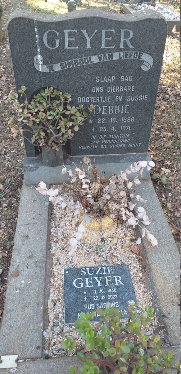 GEYER Debbie 1966-1971 :: GEYER Suzie 1940-2023