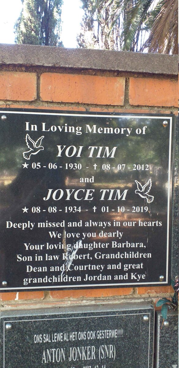 TIM Yoi 1930-2012 & Joyce 1934-2019