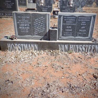 HUYSSTEEN van, Jan Willem 1939- &amp; Alma Yvonne 1943-2008