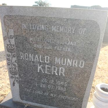 KERR Ronald Munro 1945-1993