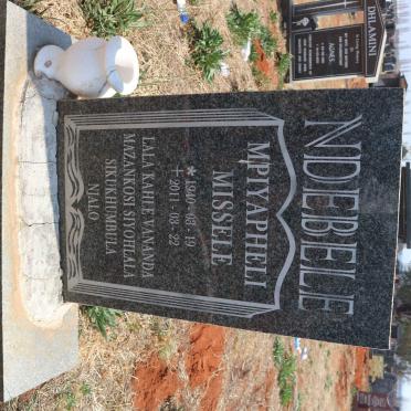 NDEBELE Mpiyapheli Missele 1940-2011