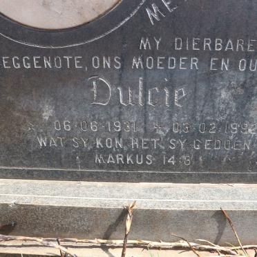 NELSON Hendrik F. 1929- &amp; Dulcie 1931-1992 :: HALL Lorraine Isabelle nee NELSON 1961-2011
