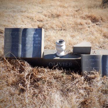 OLIVIER Jan Adriaan 1898-1976 &amp; Paulina Louisa 1910-1991