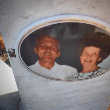 SMITH Willem Sterrenberg 1942-1996 &amp; Beatrix Helena 1949-2017