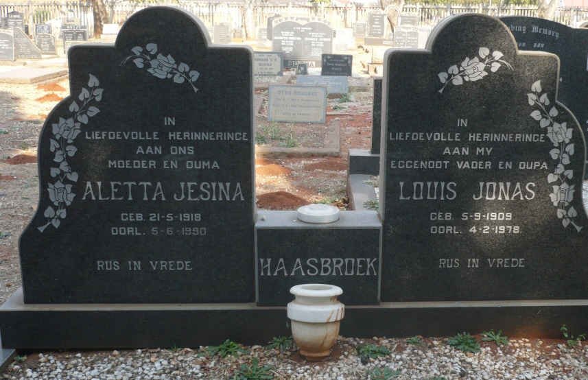 HAASBROEK Louis Jonas 1909-1978 &amp; Aletta Jesina 1918-1990