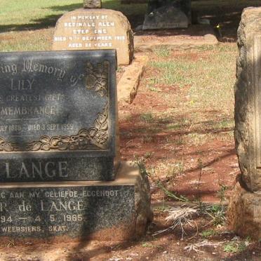 LANGE Lily, de 1888-1955 :: LANGE Pieter, de 1894-1965 :: LANGE Johanna, de -1936 :: TANNER Alice -1918