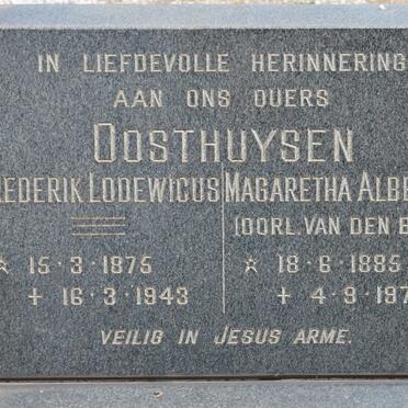 OOSTHUYSEN Frederik Lodewicus 1875-1943 &amp; Magaretha Albertha VAN DEN BERG 1885-1970
