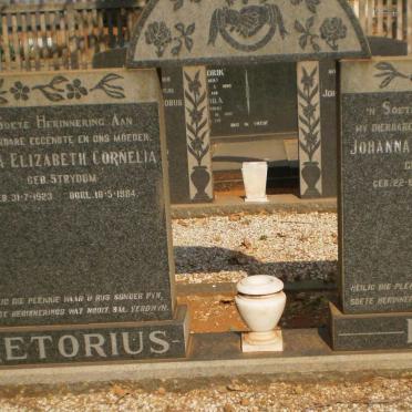 PRETORIUS Maria Elizabeth Cornelia nee STRYDOM 1923-1964 :: KOEN Johanna Cornelia Sophia nee PRETORIUS 1941-1964