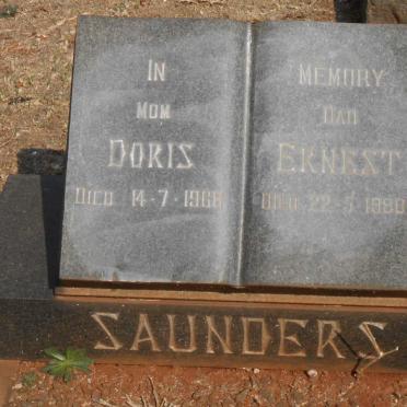 SAUNDERS Ernest -1990 &amp; Doris -1968
