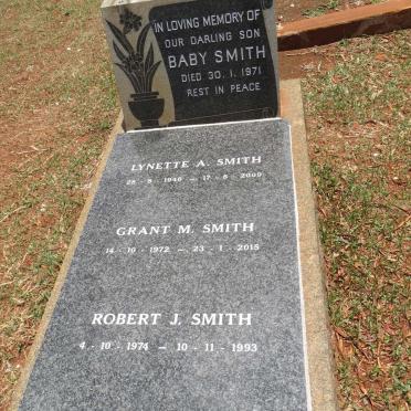 SMITH Lynette A. 1946-2009 :: SMITH Baby -1971 :: SMITH Grant M. 1972-2014 :: SMITH Robert J. 1974-1993