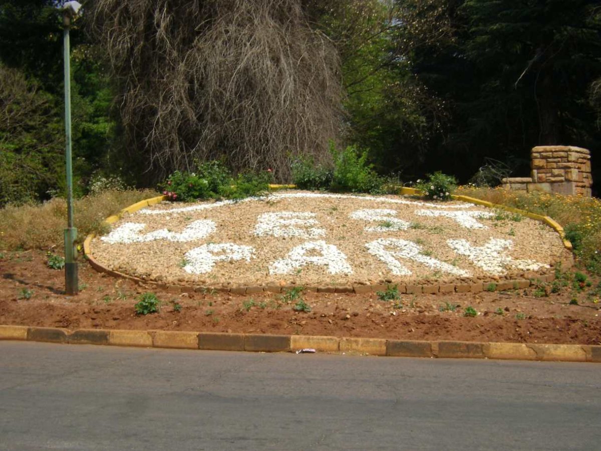 02. Entrance - West Park Cemetery