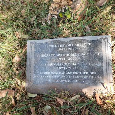 BARTLETT Errol Trevor 1941-2020 :: BARTLETT Margaret Gwendolene 1944-2006