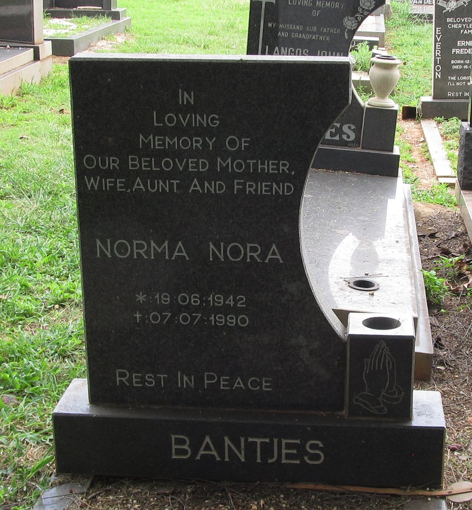 BANTJES Norma Nora 1942-1990