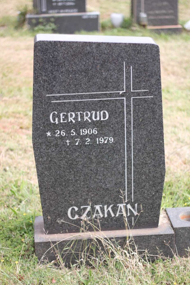 CZAKAN Gertrud 1906-1979
