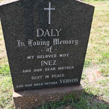 DALY Vernon &amp; Inez