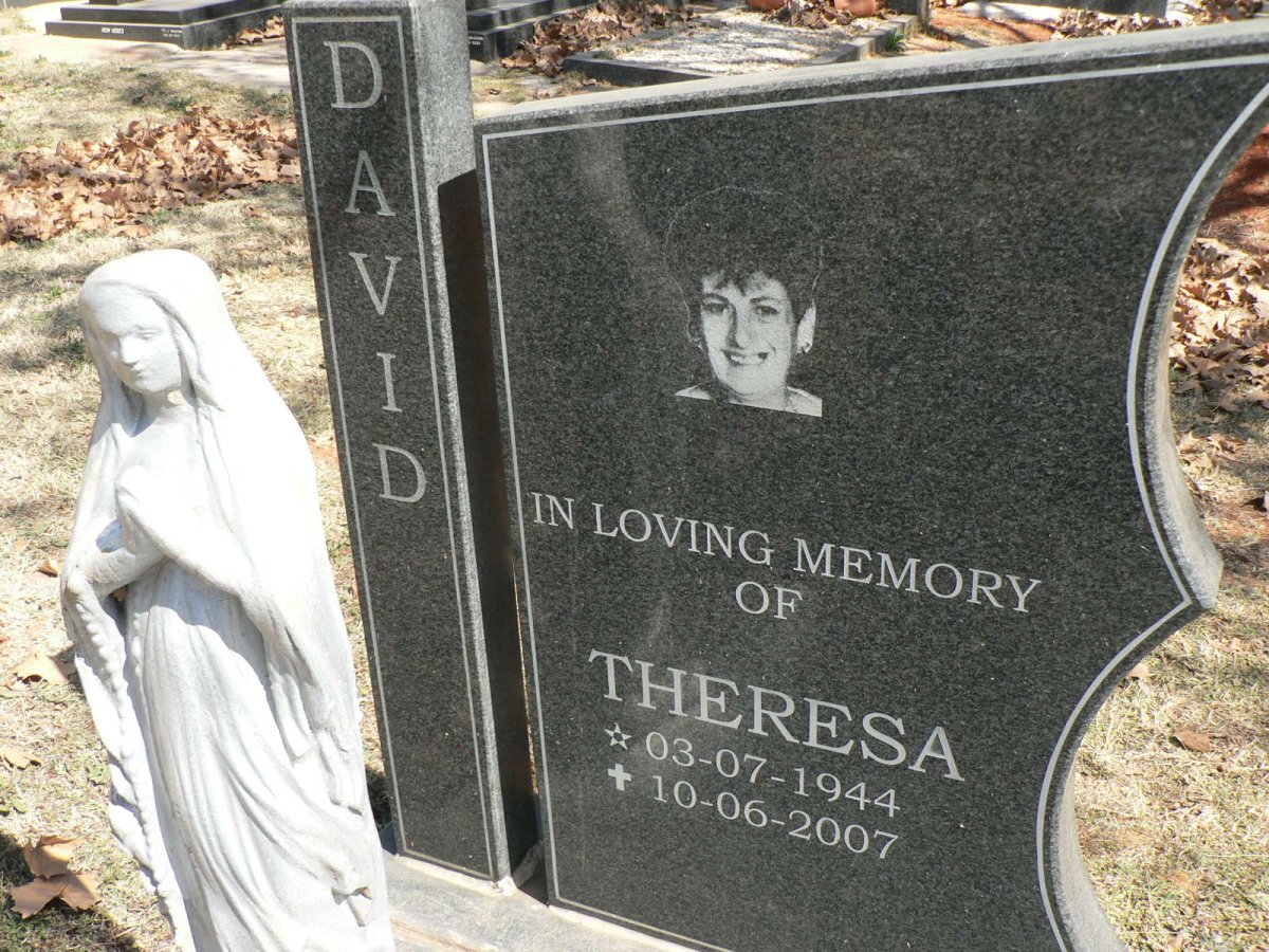 DAVID Theresa 1944-2007