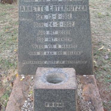 ESTERHUYZEN Annette 1951-1952
