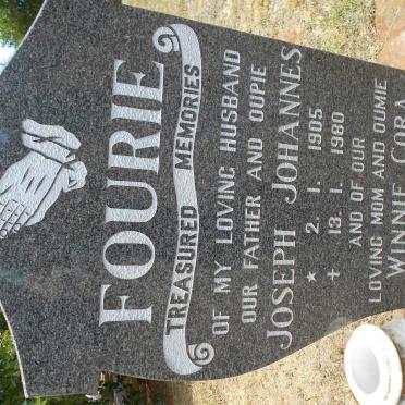 FOURIE Joseph Johannes 1905-1980 &amp; Winnie Cora 1905-1992