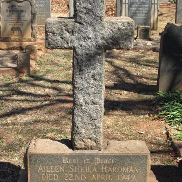HARDMAN Ian St. Clair -1952 &amp; Aileen Sheila -1949
