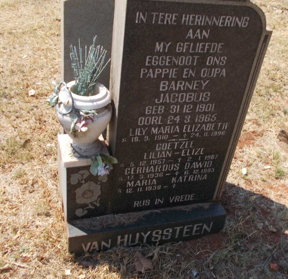 HUYSSTEEN Barney Jacobus, van 1901-1965 &amp; Lily Maria Elizabeth 1910-1996