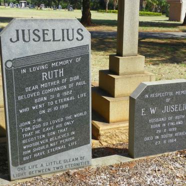 JUSELIUS E.W. 1899-1964 &amp; Ruth 1922-1991