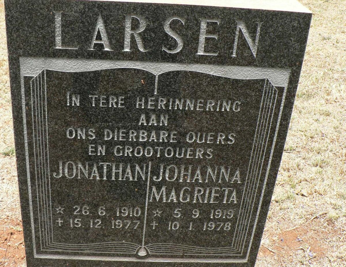 LARSEN Jonathan 1910-1977 &amp; Johanna Magrieta 1919-1978