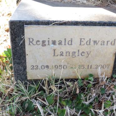 LANGLEY Reginald Edward 1950-2007 &amp; Patricia Una 1944-1994