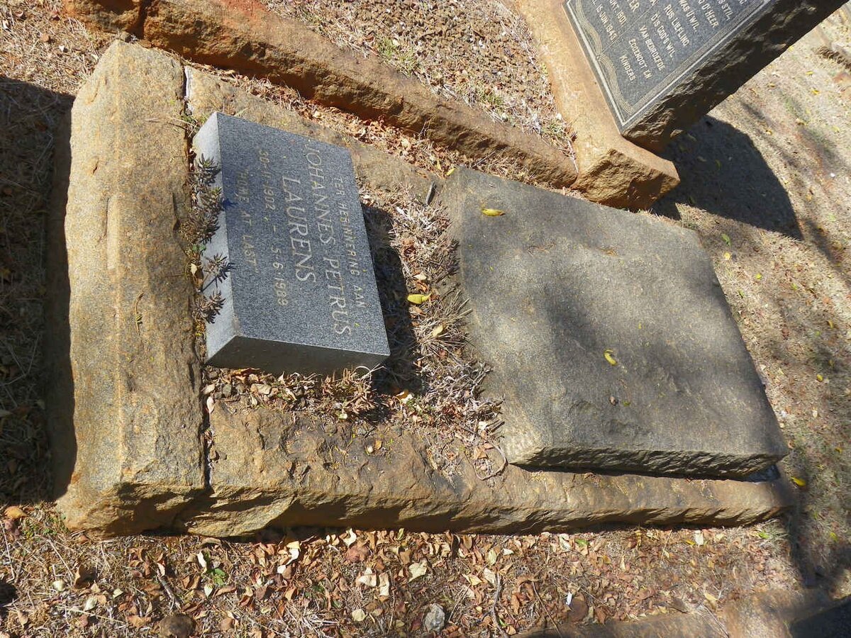 LAURENS Johannes Petrus 1902-1989