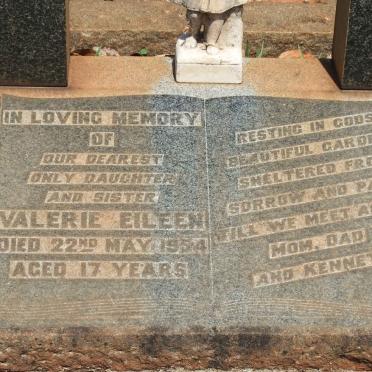 LIESCHING Valerie Eileen nee RIDDLE -1954