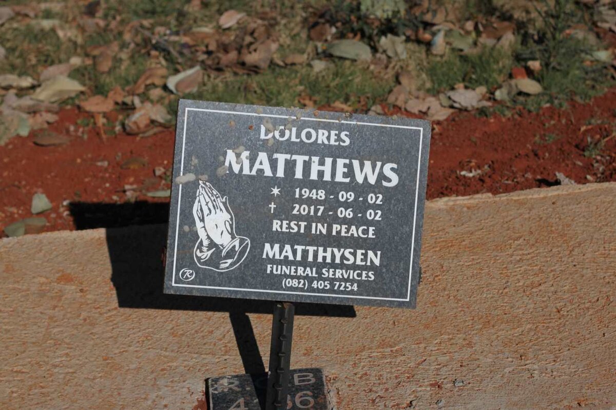 MATTHEWS Dolores 1948-2017