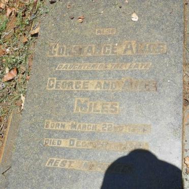 MILES Alice E. -1950 :: MILES Constance Alice 1899-1951