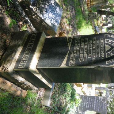 NIEKERK Johannes, van 1916-1942