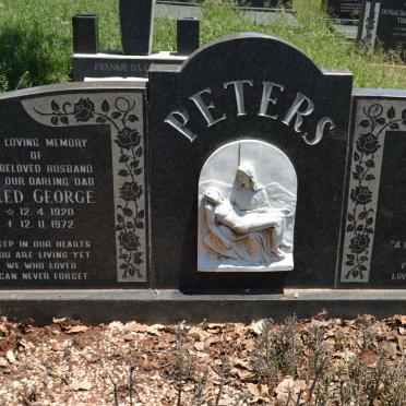 PETERS Fred George 1920-1972 &amp; Pauline 1926-1974