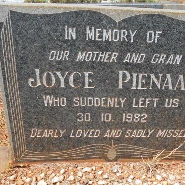 PIENAAR Joyce -1982