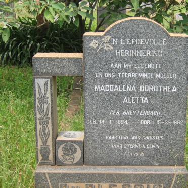 PLESSIS Magdalena Dorothea Aletta, du nee BREYTENBACH 1894-1952