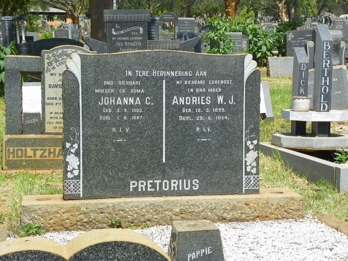 PRETORIUS Andries W.J. 1889-1954 &amp; Johanna C. 1903-1997