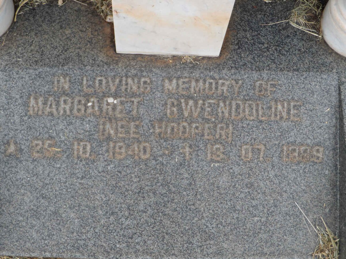 RAPER Margaret Gwendoline nee HOOPER 1940-1989